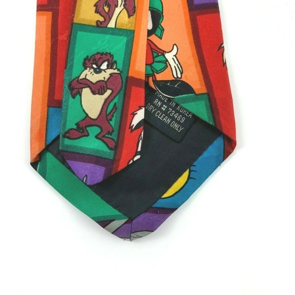 Looney Tunes Mania Men's Novelty Necktie: Rectangles w/ Bugs, Marvin, Taz, Pepe. - Picture 4 of 4